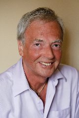 Steve Lewis